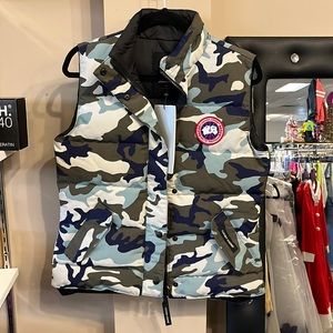 New Canada Goose Vest Camo, Size Mediums Womens NWT